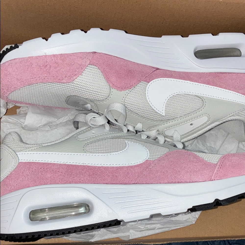 Nike Women's Sneakers in White and Pink - Picture 8 of 9